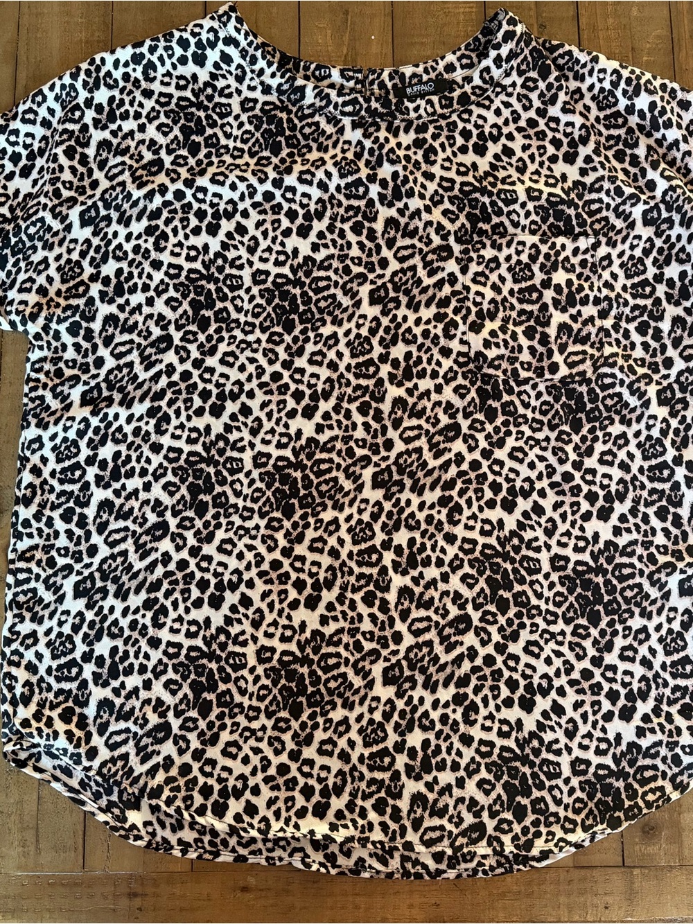 Buffalo David Bitton Women’s Black and White Leopard Print Tee